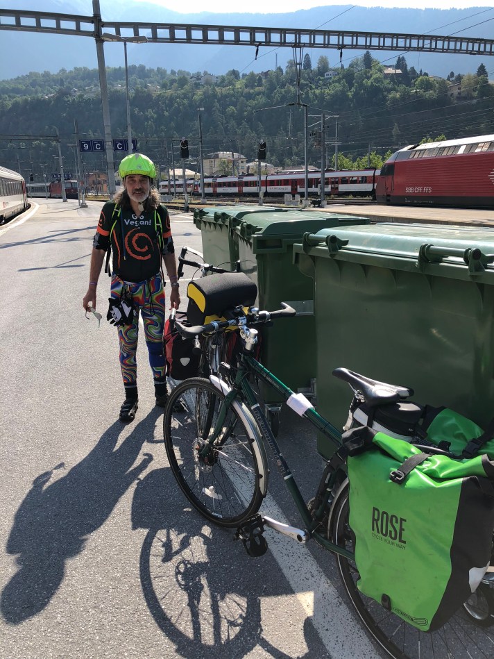 25830553-71EF-435C-B12A-76E4CAF31899