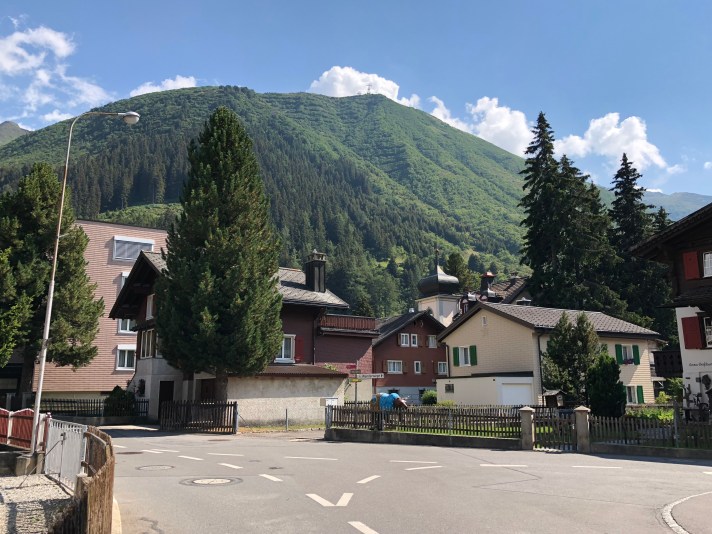 2983BCCB-A0F8-40C8-AA43-61ED4053EB93