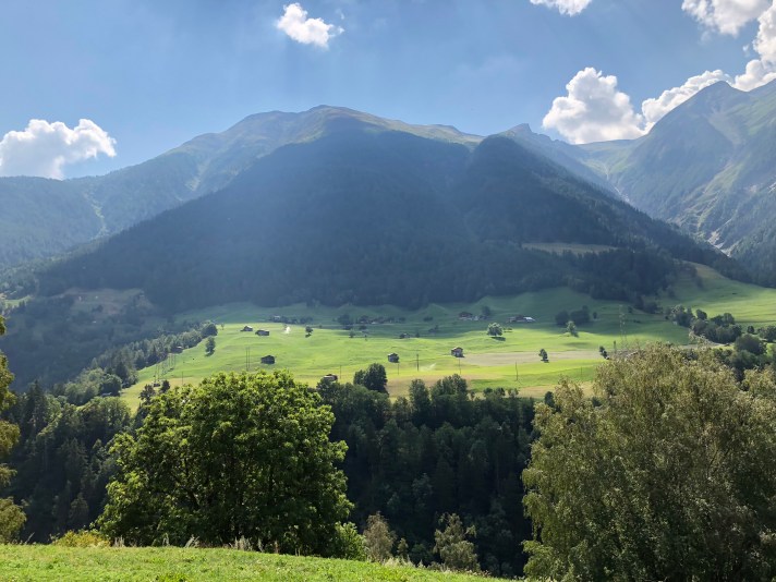 2D8C8B18-92D0-4705-B6F5-CA979A006417