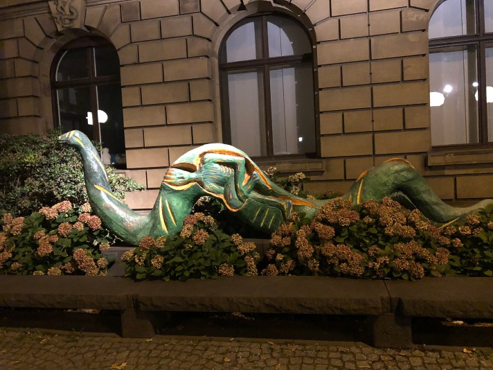 8B83EC2D-27E2-4BC4-9988-3C1A167E5721