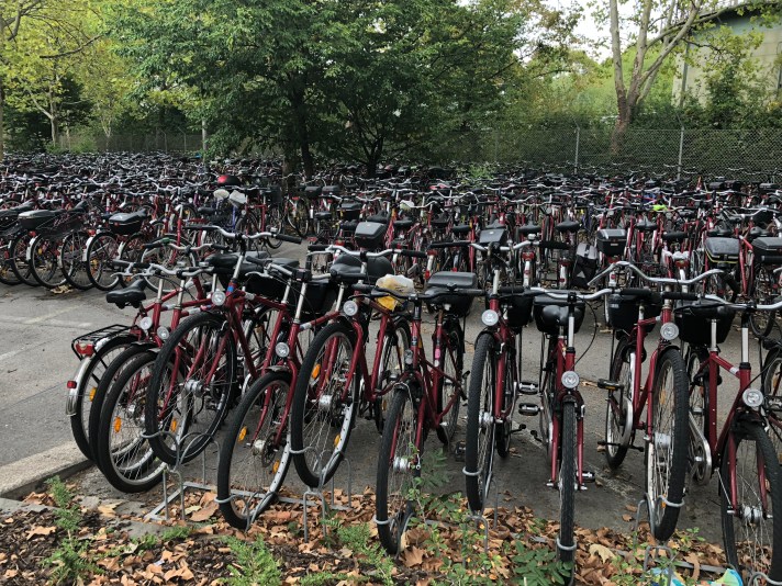 9997B360-C1DB-4F61-9BAB-188E61BC13C4