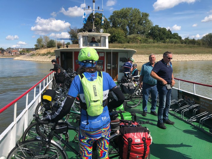 AFCEF43E-18AB-4F28-8DCF-592772B420C3