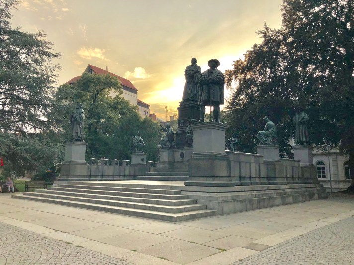 C8514D92-8FAC-48A1-8F53-8CE3B6098DF3