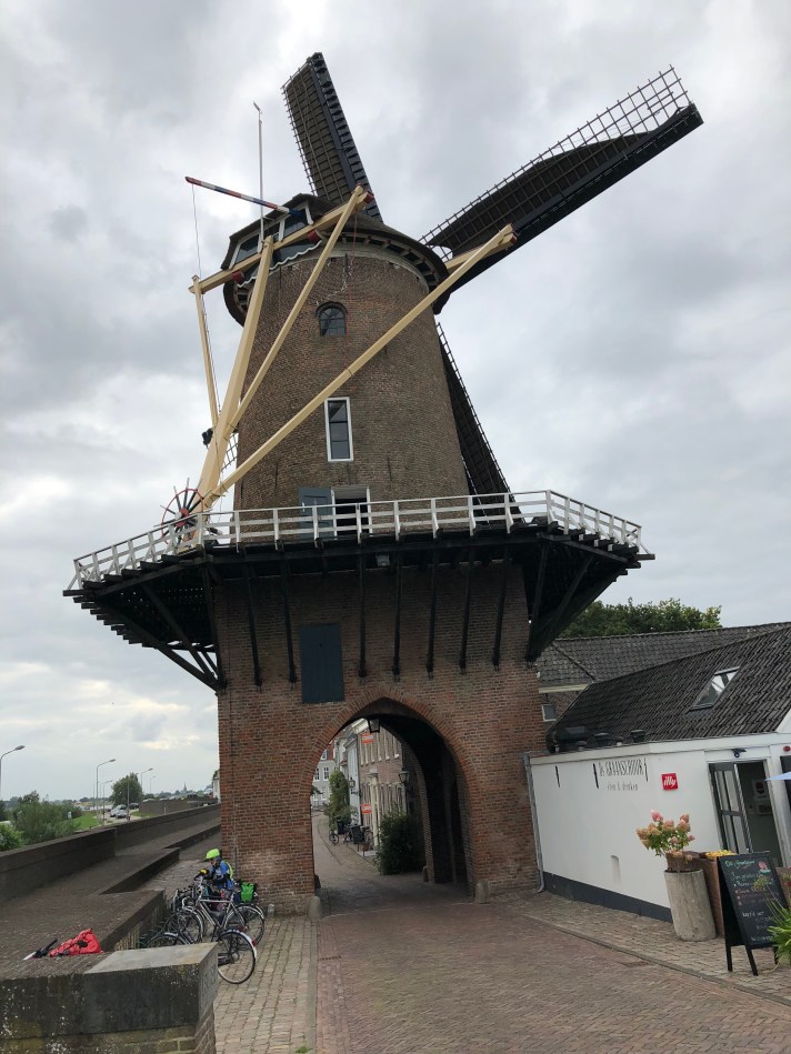 DC3ED2A8-24F4-4598-9074-0D8339598430